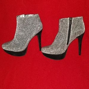 Anne Michelle Silver Boots